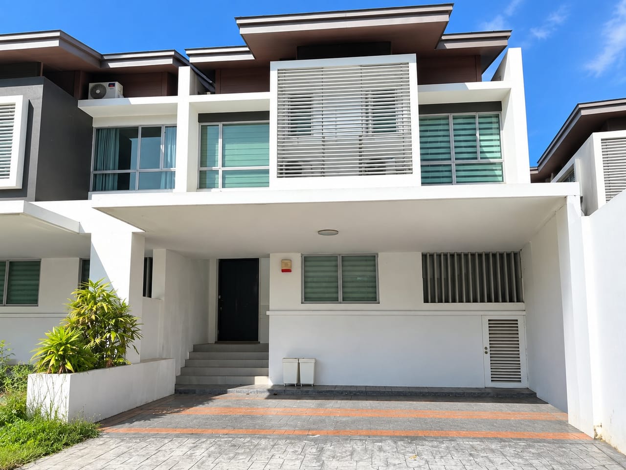 Terrace House, Schuman, Symphony Hills