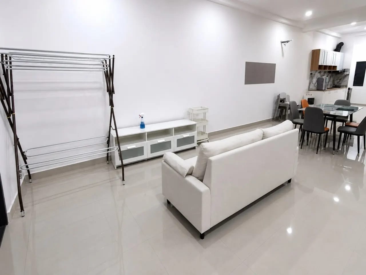 Terrace House, Sejati Lakeside