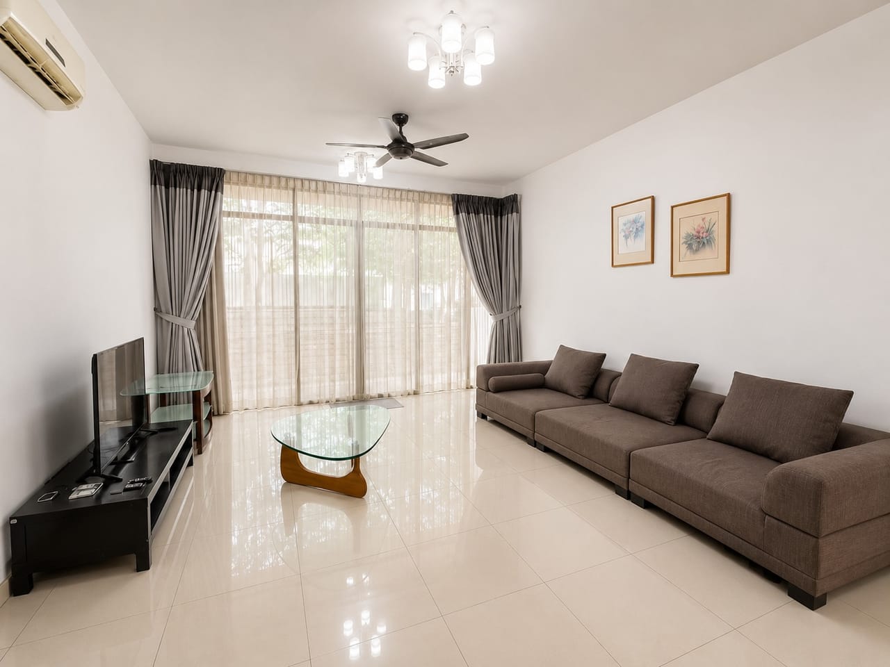 Terrace House, Summerglades